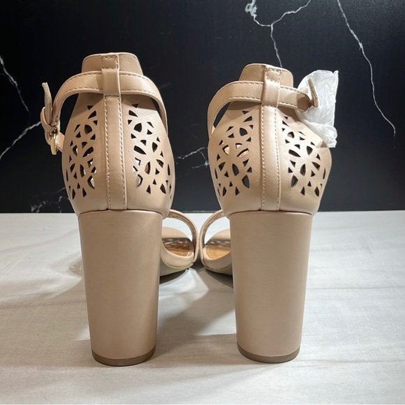 Report Windlyn Open Toe Pumps Nude sz 9 - Picture 4 of 10